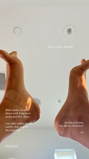 Liza Koshy feet photo thumbnail