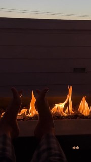 Liza Koshy feet photo thumbnail
