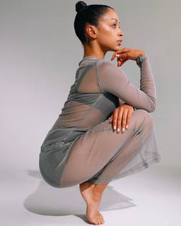 Liza Koshy feet photo thumbnail