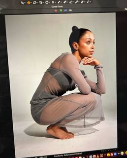 Liza Koshy feet photo thumbnail