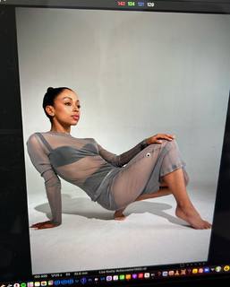 Liza Koshy feet photo thumbnail