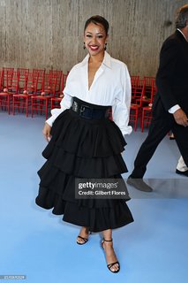 Liza Koshy feet photo thumbnail