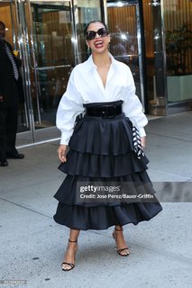 Liza Koshy feet photo thumbnail