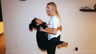 Liza Koshy feet photo thumbnail