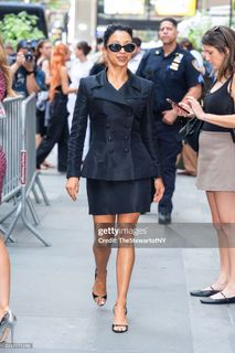 Liza Koshy feet photo thumbnail