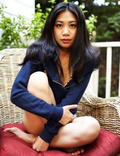 Liza Lapira feet photo 11