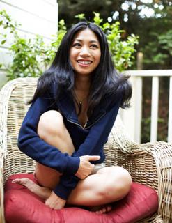 Liza Lapira feet photo 3