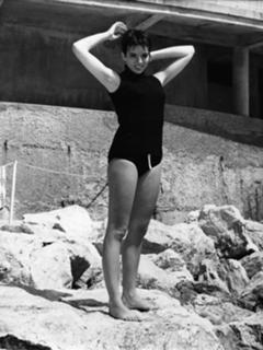 Liza Minnelli feet photo 13