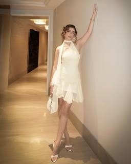 Liza Soberano feet photo thumbnail