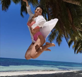 Liza Tzschirner feet photo thumbnail