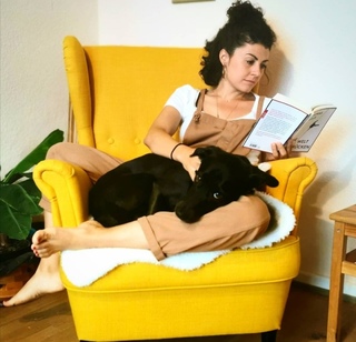 Liza Tzschirner feet photo thumbnail