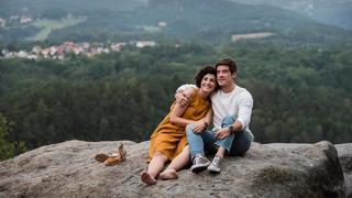 Liza Tzschirner feet photo thumbnail