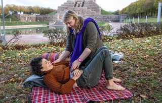 Liza Tzschirner feet photo thumbnail