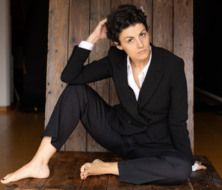 Liza Tzschirner feet photo thumbnail