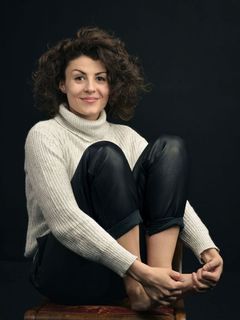 Liza Tzschirner feet photo thumbnail
