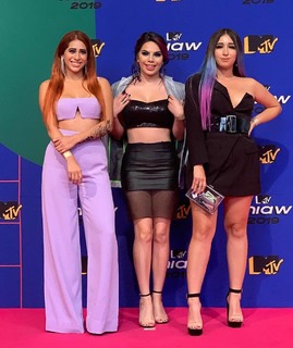 Lizbeth Rodríguez feet photo thumbnail