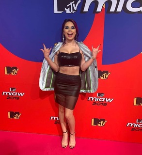 Lizbeth Rodríguez feet photo thumbnail