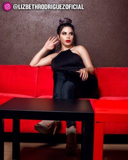 Lizbeth Rodríguez feet photo thumbnail