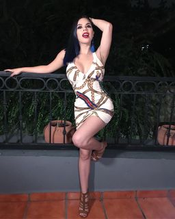 Lizbeth Rodríguez feet photo thumbnail