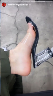 Lizbeth Rodríguez feet photo thumbnail
