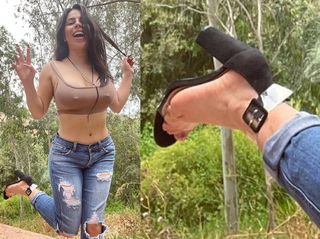 Lizbeth Rodríguez feet photo thumbnail
