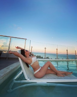 Lizbeth Rodríguez feet photo thumbnail