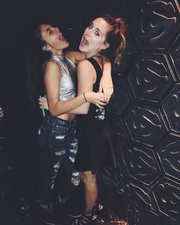 Lizze Broadway feet photo thumbnail