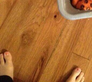 Lizze Broadway feet photo thumbnail