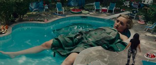 Lizze Broadway feet photo thumbnail