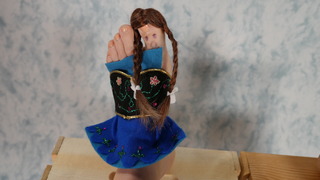 Lizzie Bassett feet photo 1