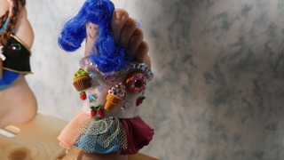 Lizzie Bassett feet photo 15