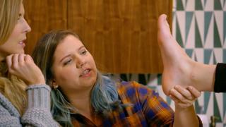 Lizzie Bassett feet photo 9