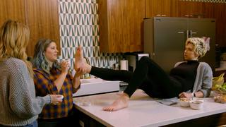 Lizzie Bassett feet photo 8