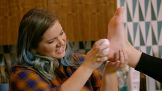 Lizzie Bassett feet photo 7