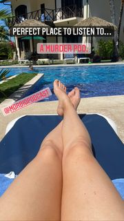 Lizzie Bassett feet photo 1