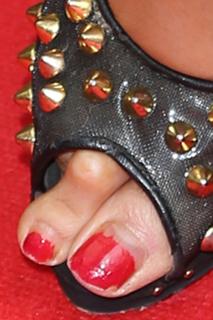 Lizzie Cundy feet photo thumbnail