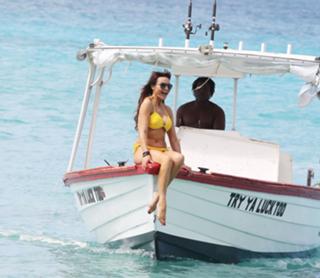 Lizzie Cundy feet photo thumbnail