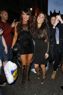 Lizzie Cundy feet photo thumbnail