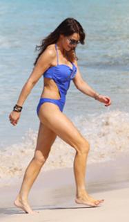 Lizzie Cundy feet photo thumbnail