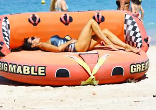 Lizzie Cundy feet photo thumbnail