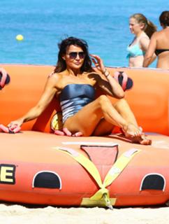Lizzie Cundy feet photo thumbnail