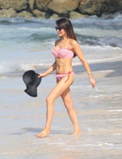 Lizzie Cundy feet photo thumbnail