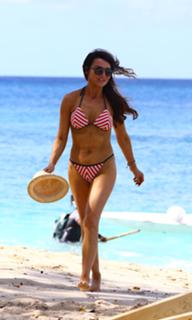 Lizzie Cundy feet photo thumbnail
