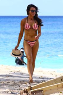 Lizzie Cundy feet photo thumbnail