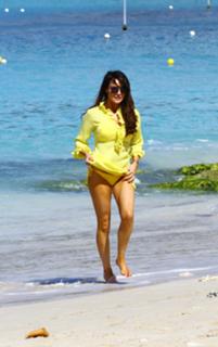 Lizzie Cundy feet photo thumbnail
