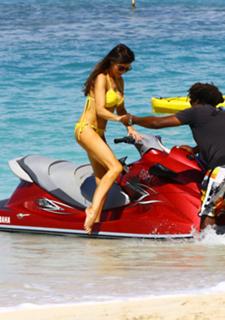 Lizzie Cundy feet photo thumbnail