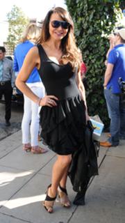 Lizzie Cundy feet photo thumbnail