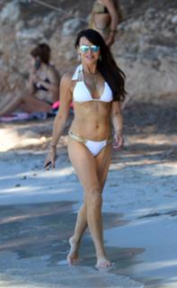 Lizzie Cundy feet photo thumbnail