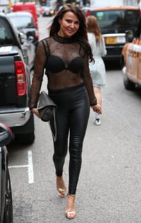 Lizzie Cundy feet photo thumbnail