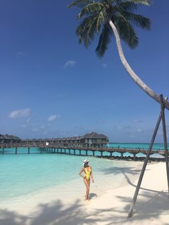 Lizzie Cundy feet photo thumbnail
